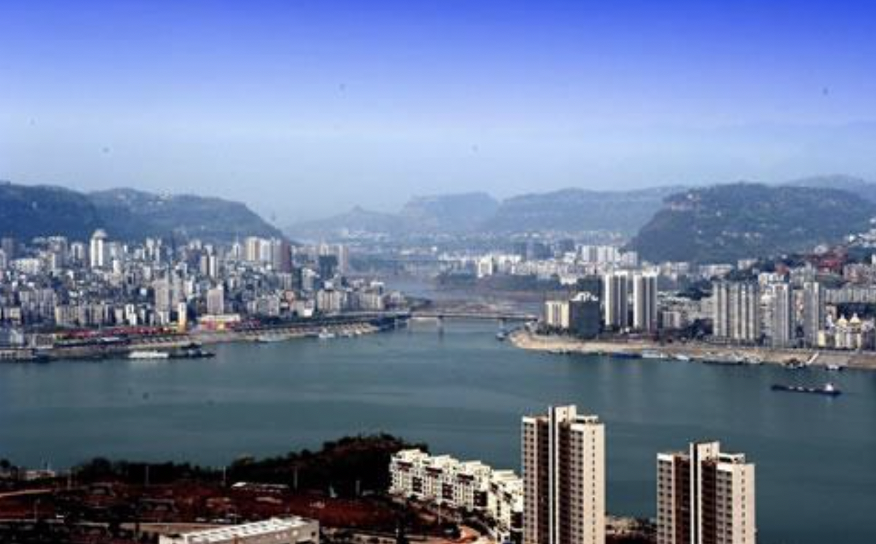 现有1条线路,途径停靠点为:1, 开州-万州:高铁长途站,三信公交站后,天