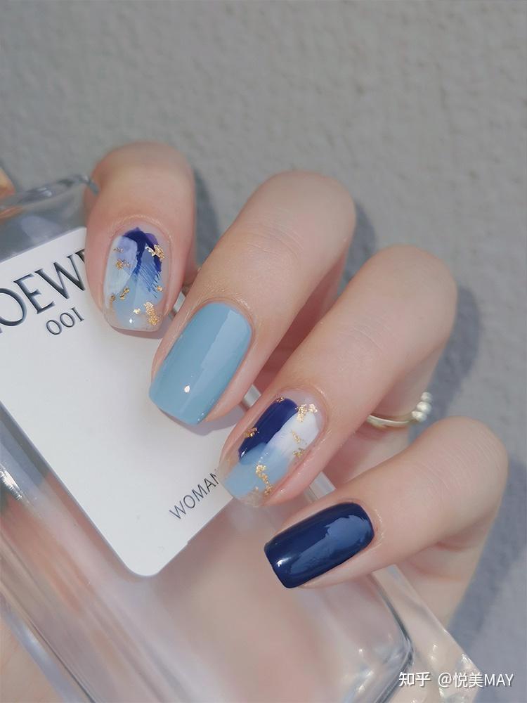 孔雀蓝渐变美甲