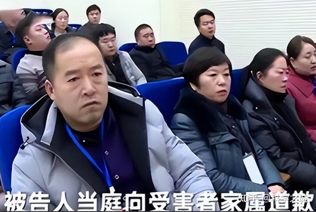 17,谭明明穿着一身名牌,约上富二代刘松涛和闺蜜张小渠,在河南永城一