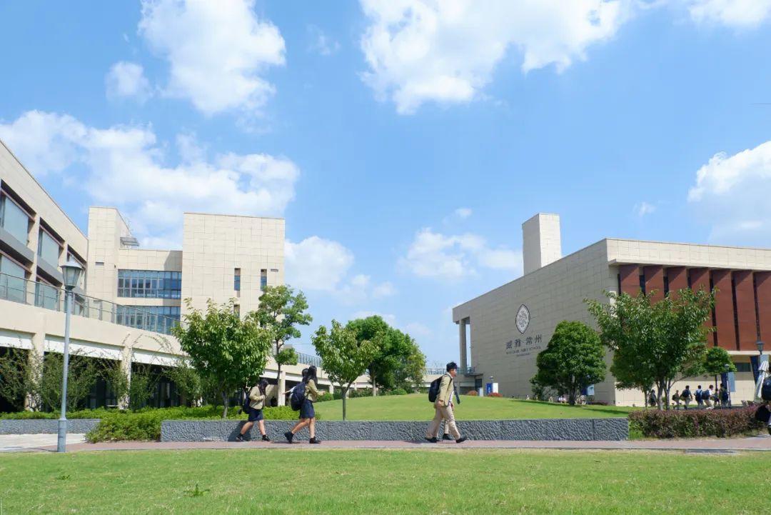 学校——常州威雅和香港威雅;两所新校——杭州威雅和南京威雅也于