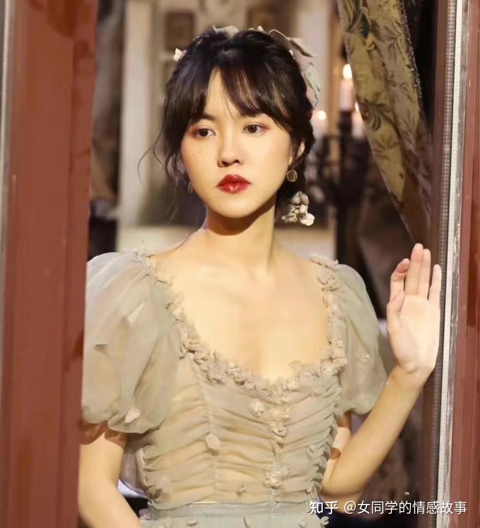 半熟恋人中从高走低的杨梦婧女生应不应该主动爱别人之前先学会爱自己