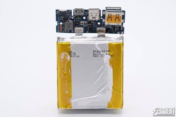 拆解报告:MI小米口袋版10000mAh 22.5W快充移动电源  第22张 拆解报告:MI小米口袋版10000mAh 22.5W快充移动电源  第22张