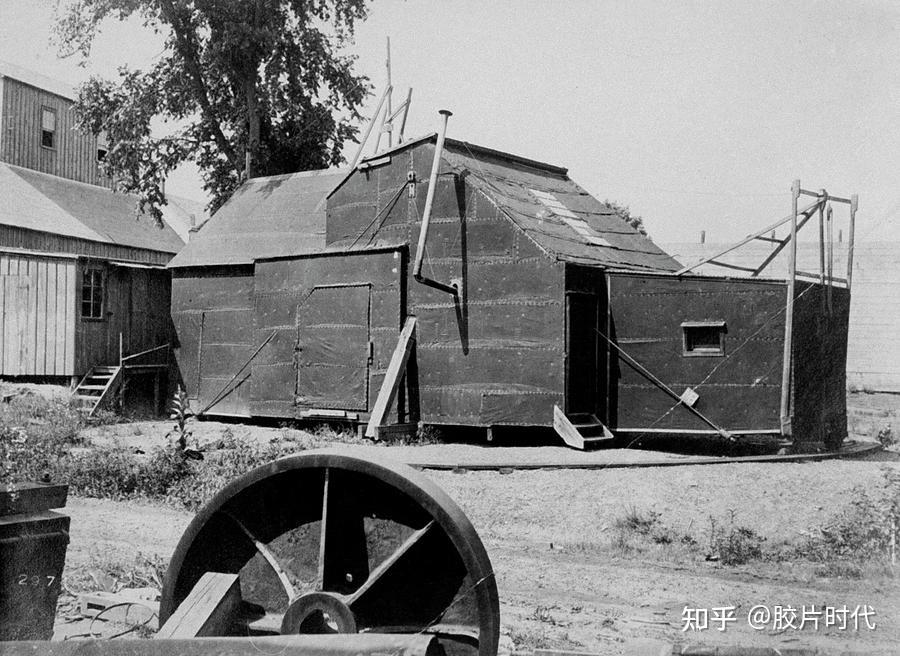 爱迪生当时建造的摄影棚:黑玛丽这应该是影史最早的接吻的镜头,也有人