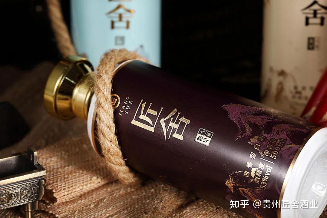 九八七"传统酿造工艺,五年周期不含糊,五斤粮食一斤酒,并有吴宁,丁勇