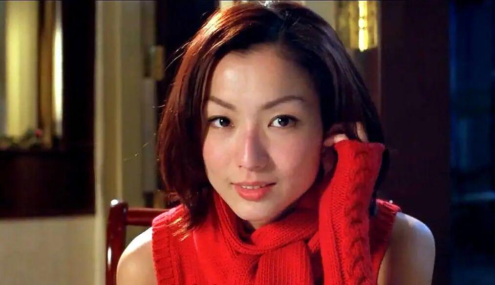 sammi郑秀文作为香港硕果仅存的天后级人物，为何在大陆存在感不强？