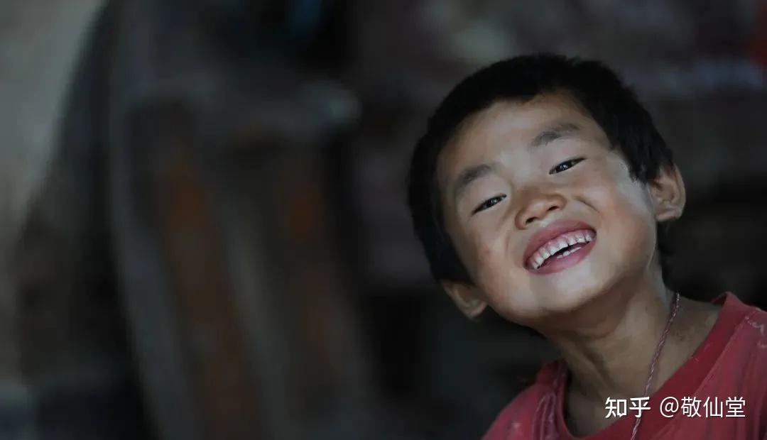 陈武并无老婆,只有一个聋哑并且低能的养子,这个养子是捡来的,在没有