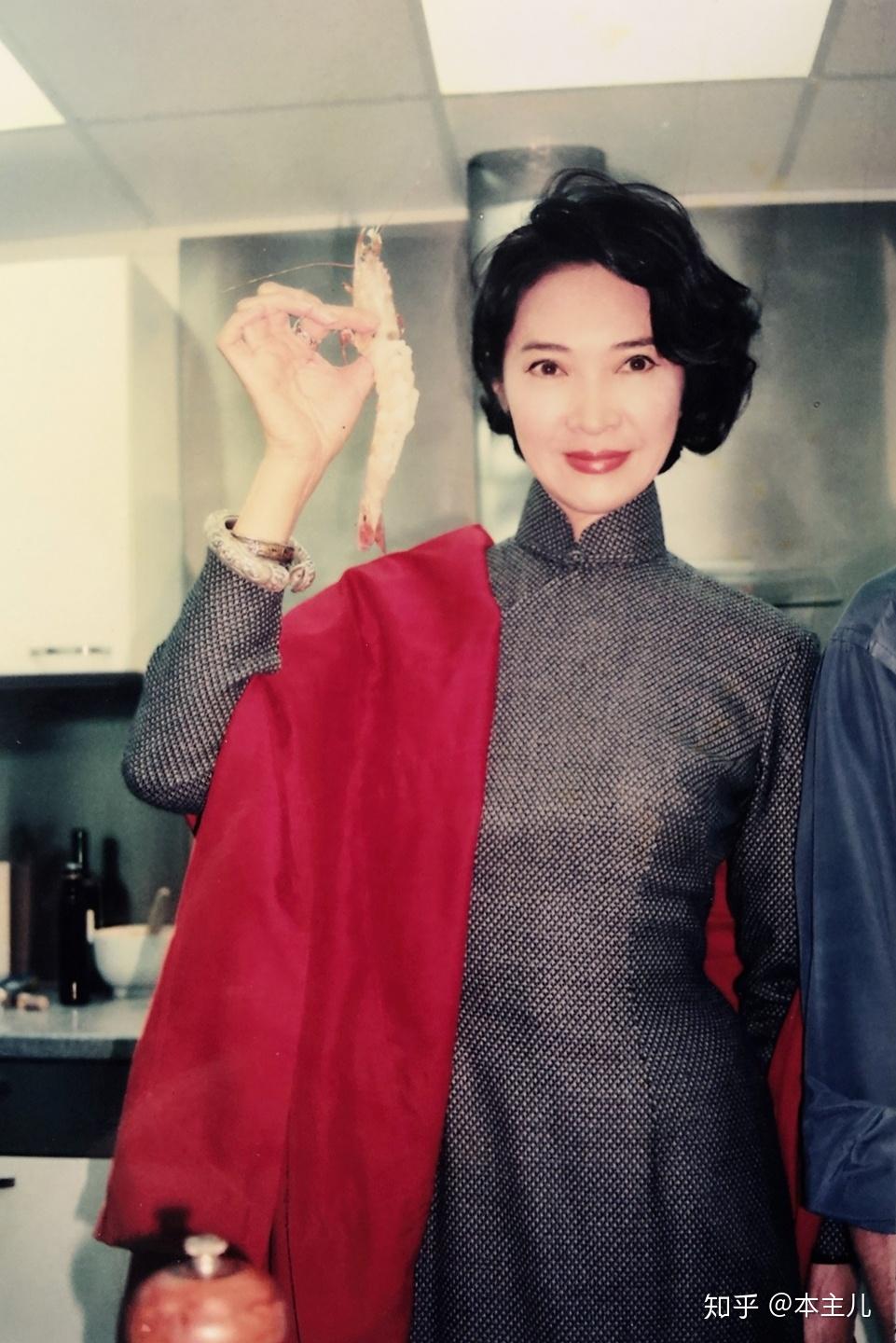 73岁萧芳芳幼年丧父少年失学中年失婚晚年失聪