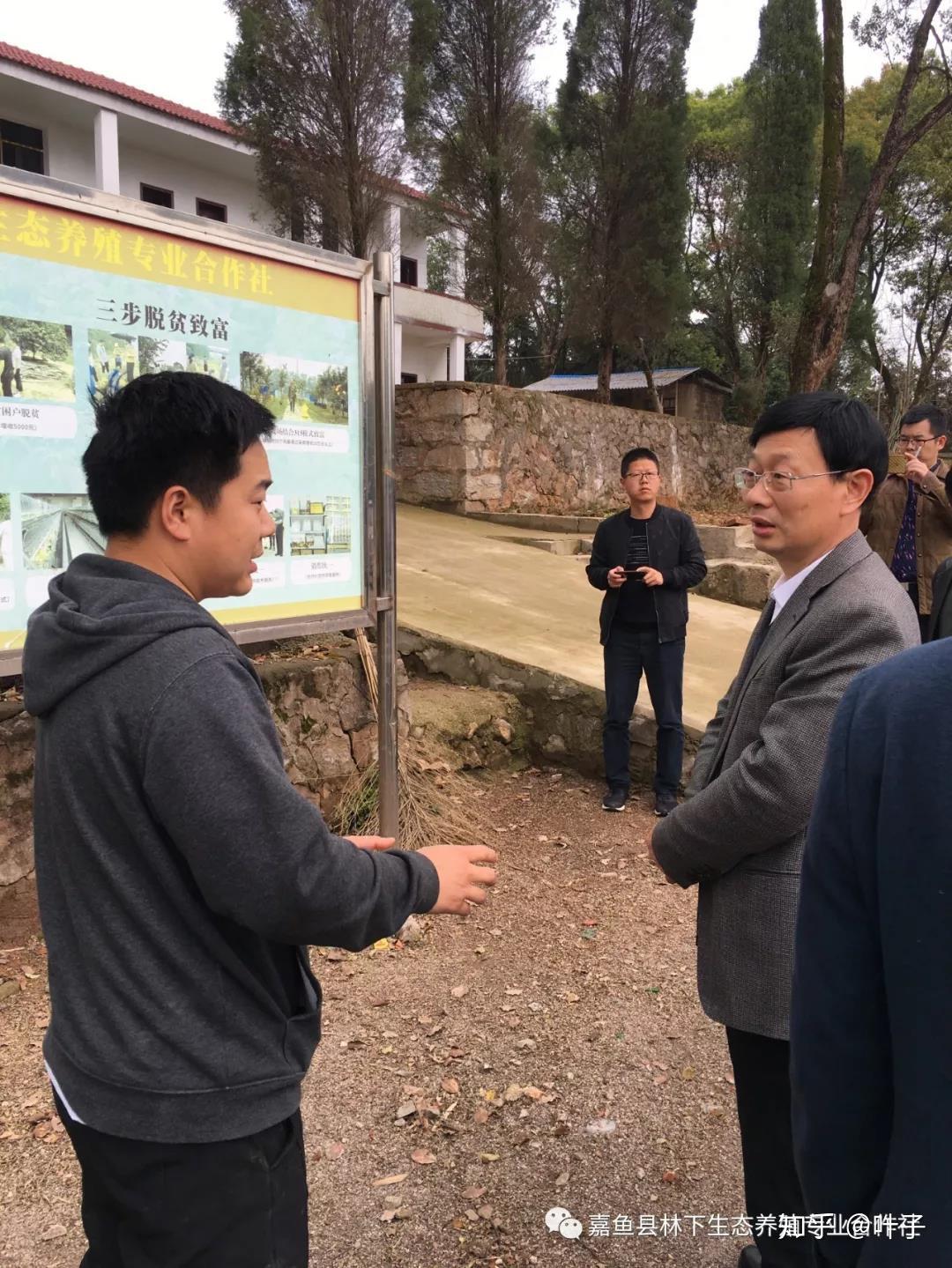 县委副书记李德炳莅临合作社参观指导