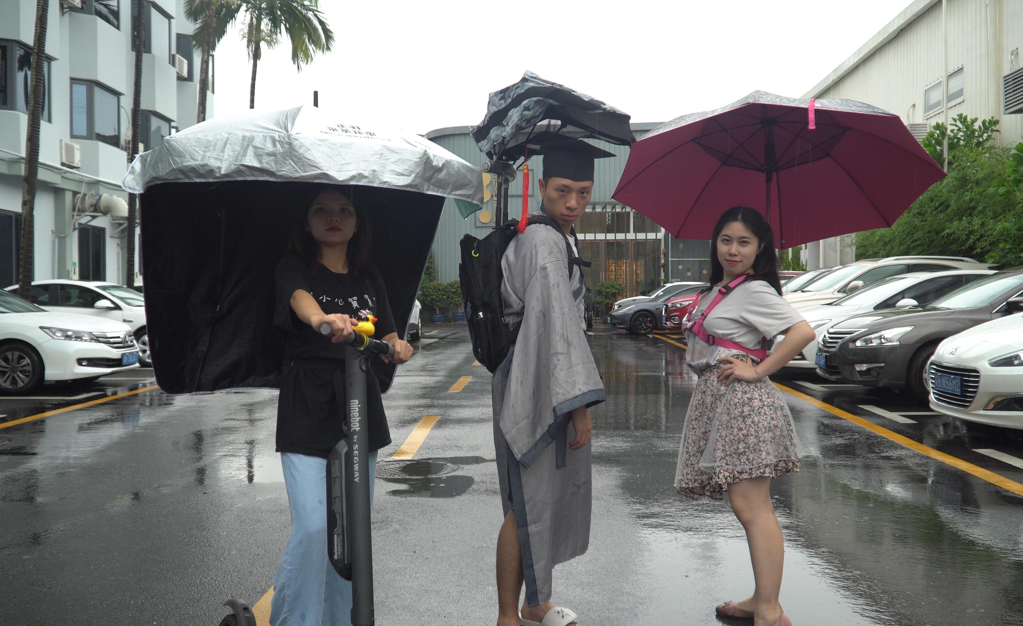 奇葩雨伞哪家强?泼水实测:背包伞和风扇伞哪个才夏日神器? - 知乎