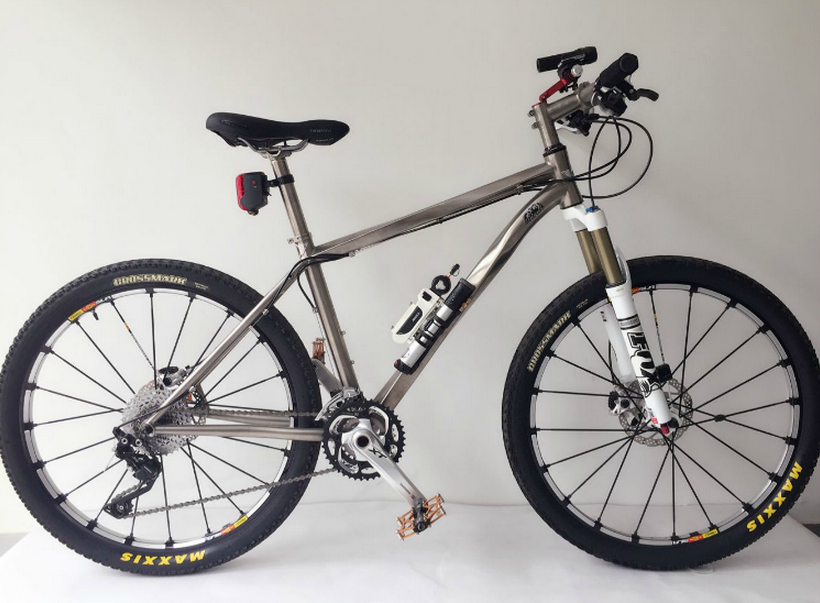 京东上最贵的那款车,全名又长又霸气"宾利自行车26寸钛合金自行车山地