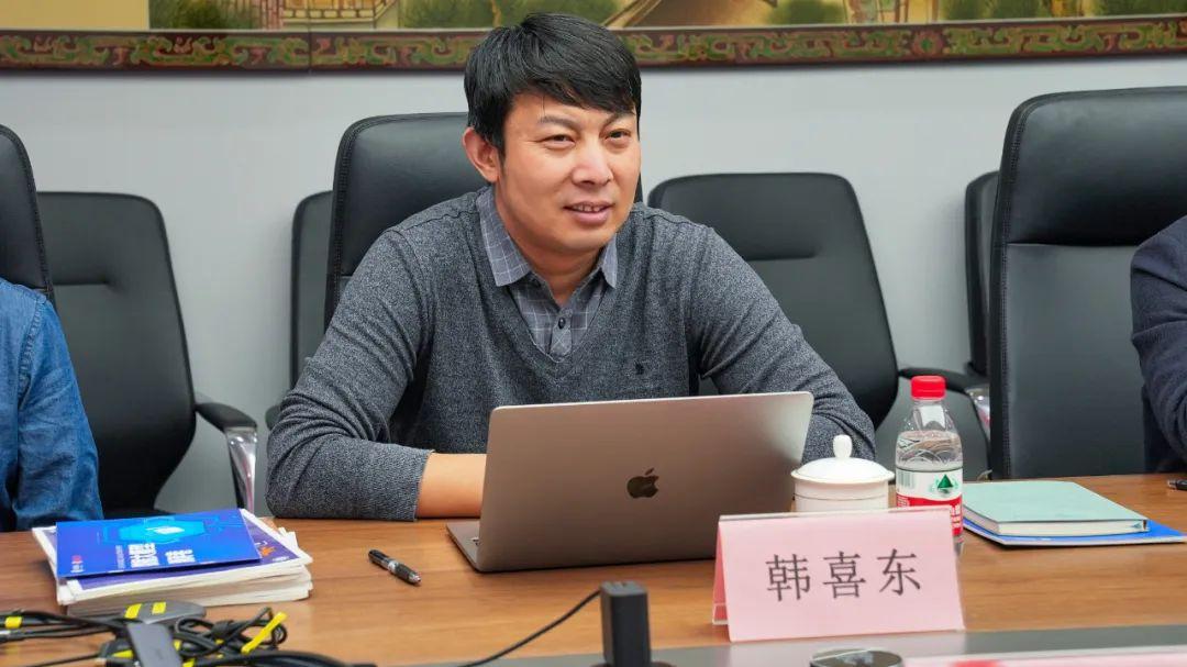 韩喜东副总经理介绍理想树教育云教研运营中心主任陈建铭重点介绍了