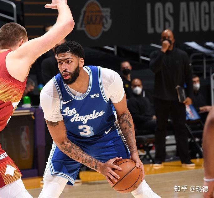 追梦格林:有一位超巨,他现在身材走样,大家都在说