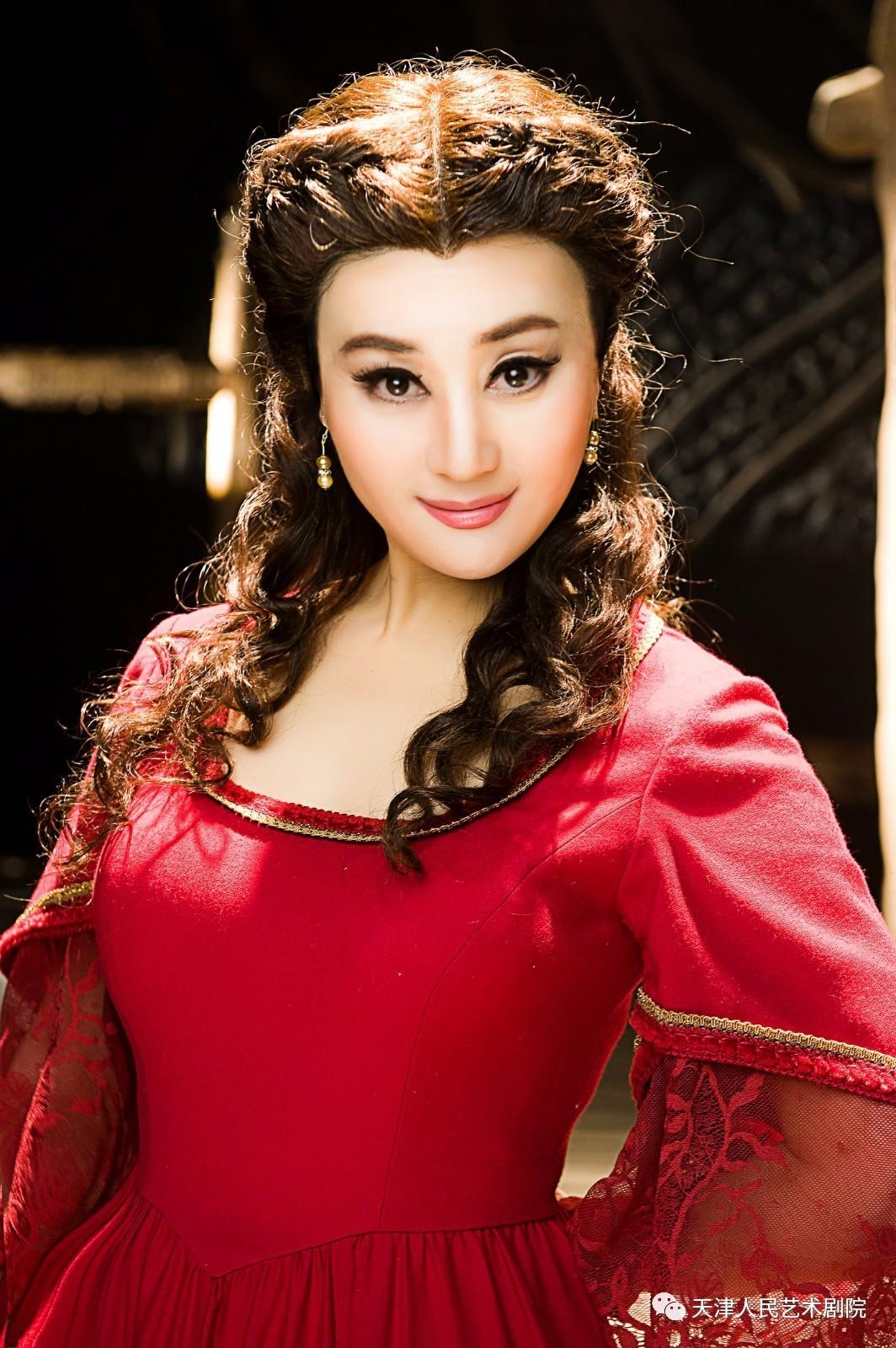 张艳秋专访|人生如戏,铸就话剧舞台风华 - 知乎