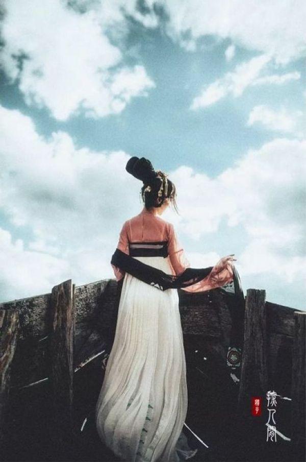 汉服女神教你如何摆古风pose