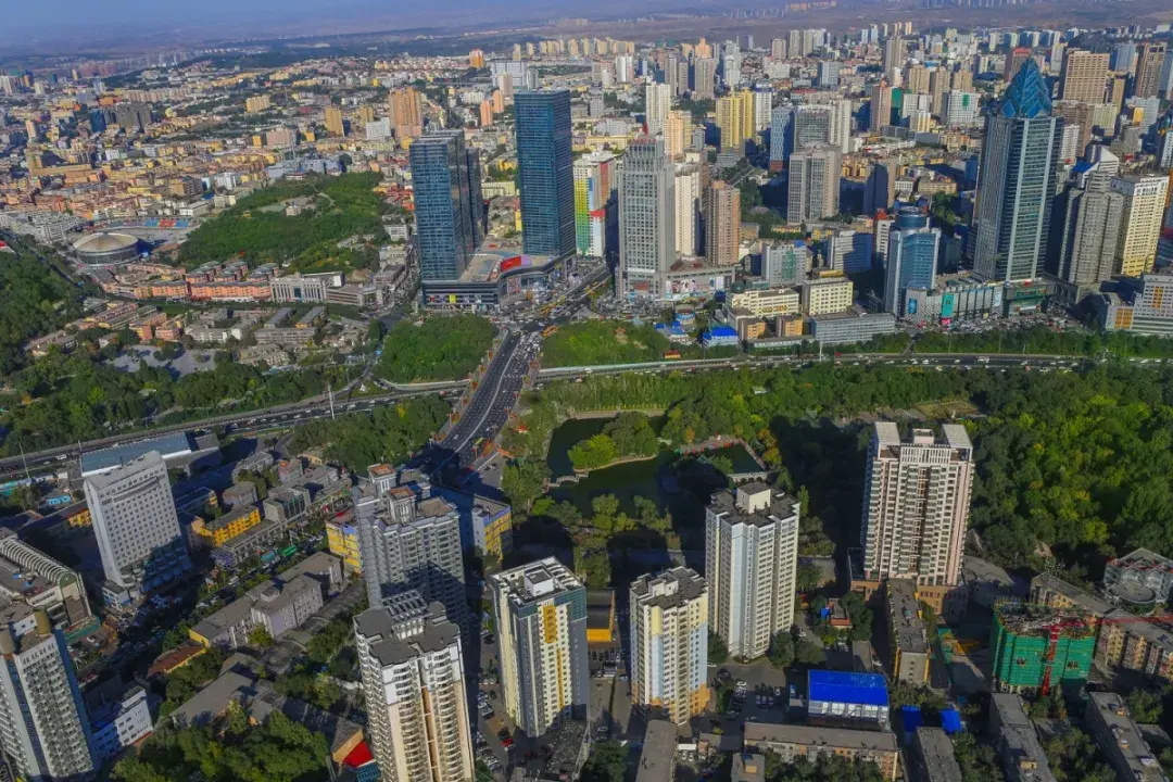 你绝对没见过的新疆,云端之上3000米,比航拍中国更震撼