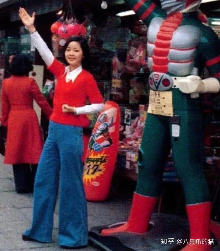 当红时期的邓丽君真的很会打扮,很多造型一眼就被美到了