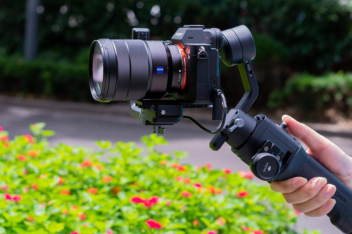 大疆如影sc评测单兵作战适用的便携微单相机云台