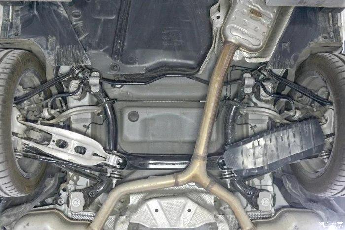 拆开看看这辆新款奥迪a4l与老款有何区别