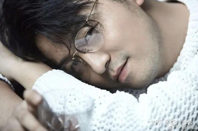 贾玲狂赚30亿没想到捧红了这个废物