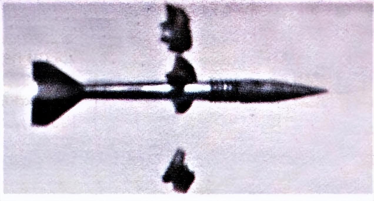 125毫米坦克炮D-81的尾翼稳定脱壳穿甲弹（APFSDS）弹药。 - 知乎