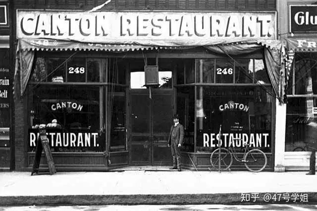 of food and drink)举办的一场名为《炒(chow)》的展出中显示,美国的