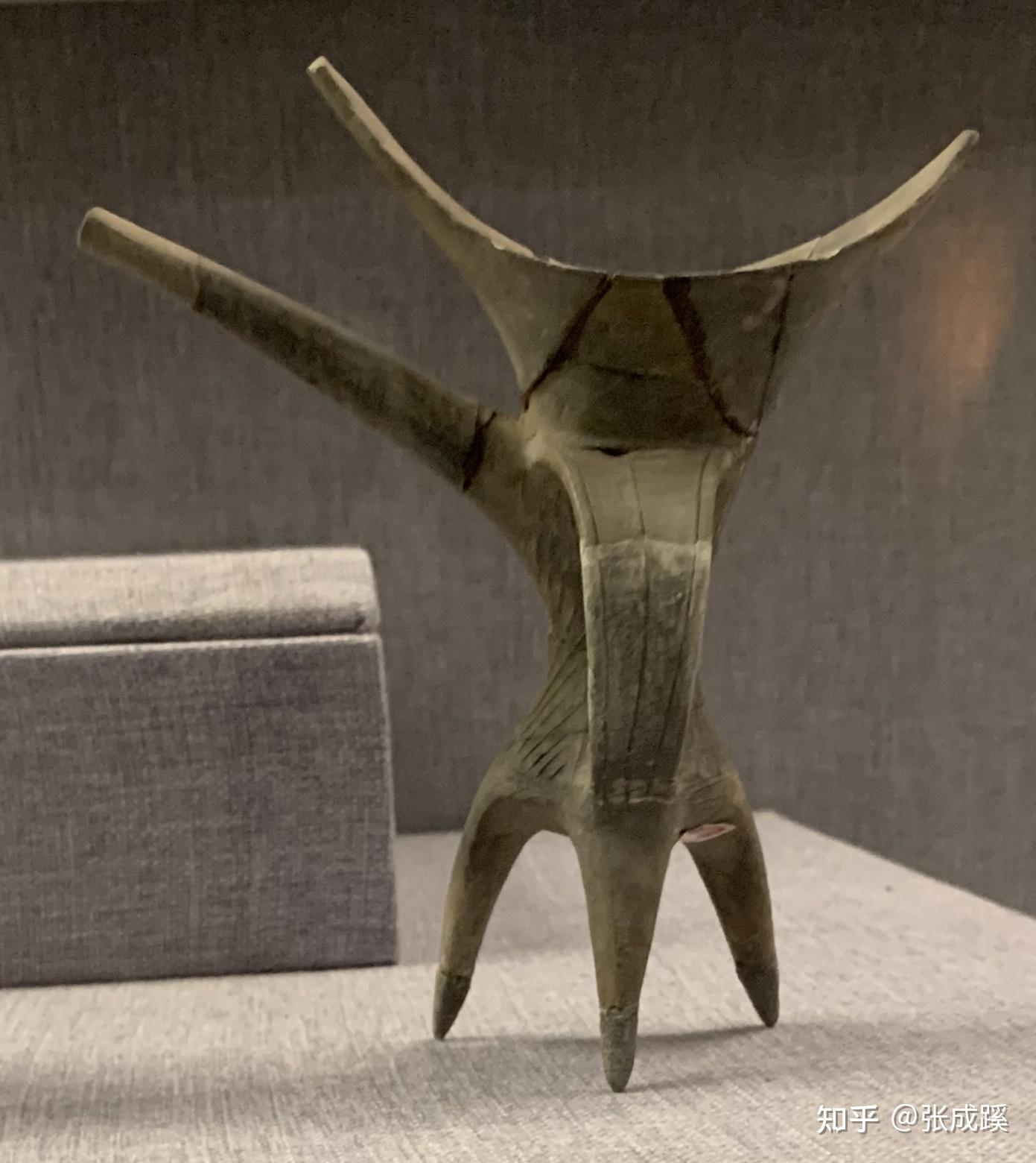 历史,考古学家普遍认为二里头遗址就是夏朝中后期的国都"斟鄩(zhēn