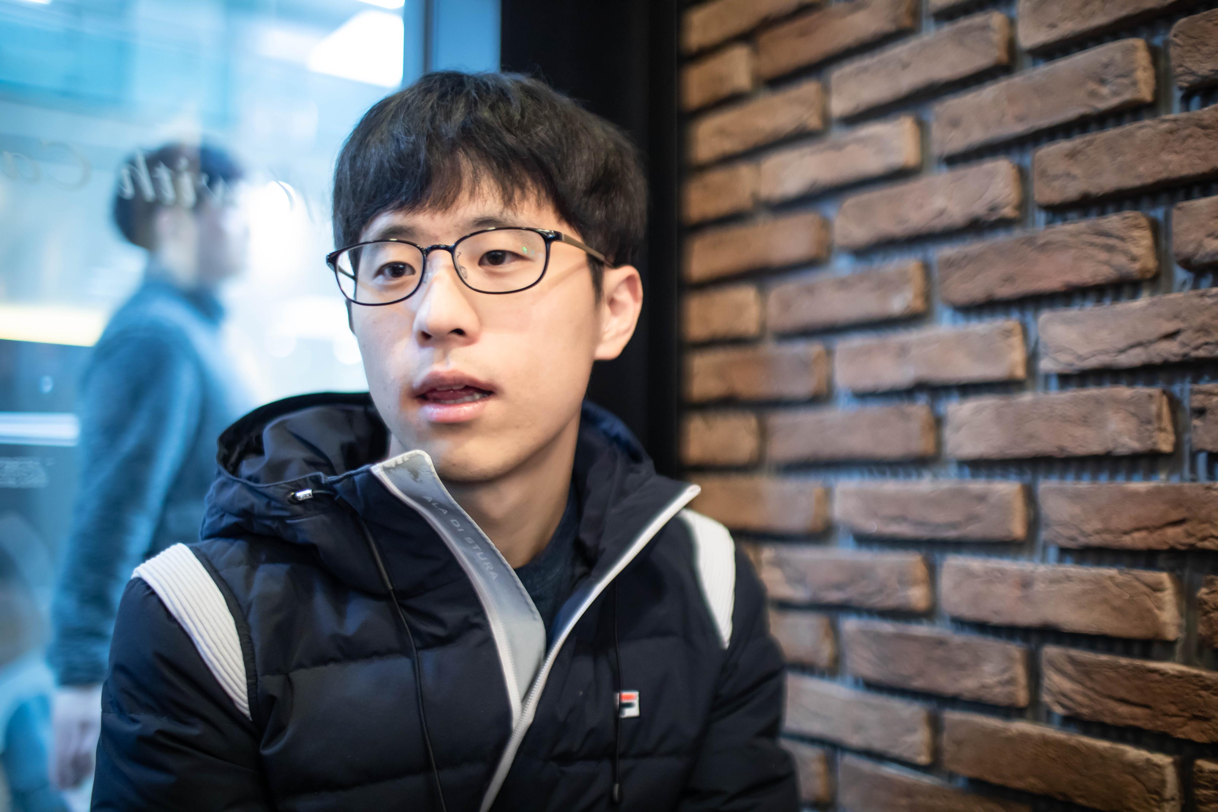 前职业选手looper张亨硕专访消失于银杏丛林之中