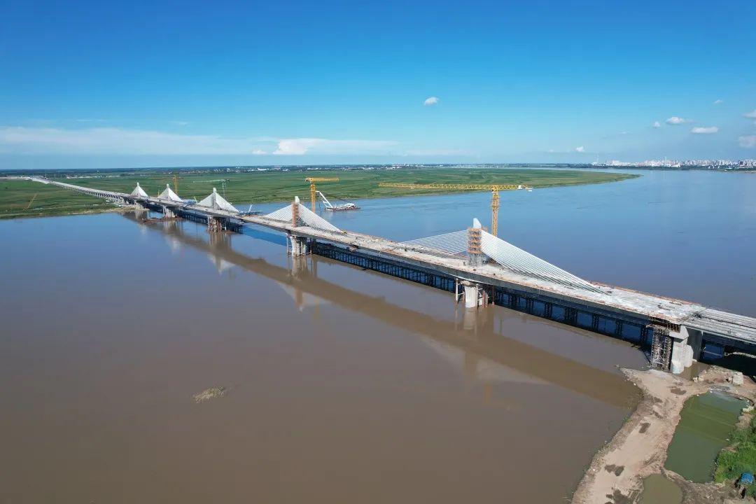 我国高寒地区首座五塔中央索面矮塔斜拉桥!