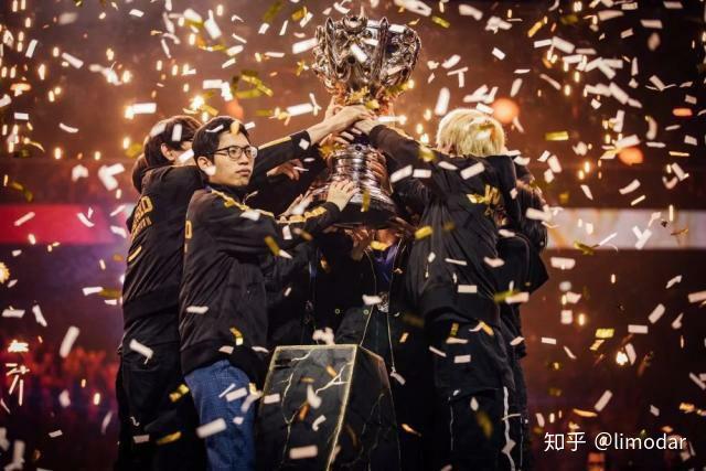 fpx s9总决赛捧杯时刻写这个贴子的时候,fpx夺冠已过去了整整一周了