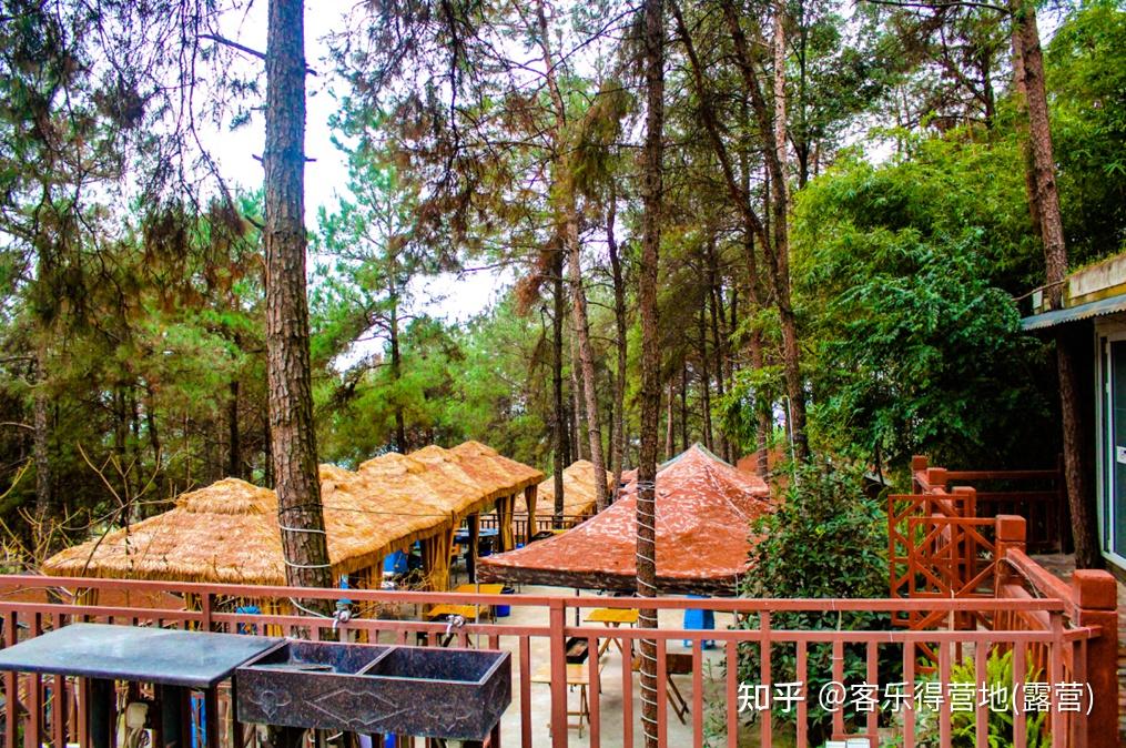 客乐得营地位于重庆主城肺叶铁山坪之巅的玉峰山森林公园内,占地188