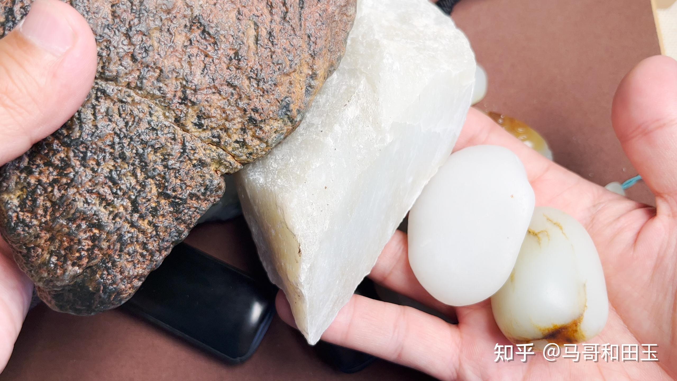 新疆的和田玉有什么特点?它好在哪里?为什么是和田玉行业的核心? - 知乎