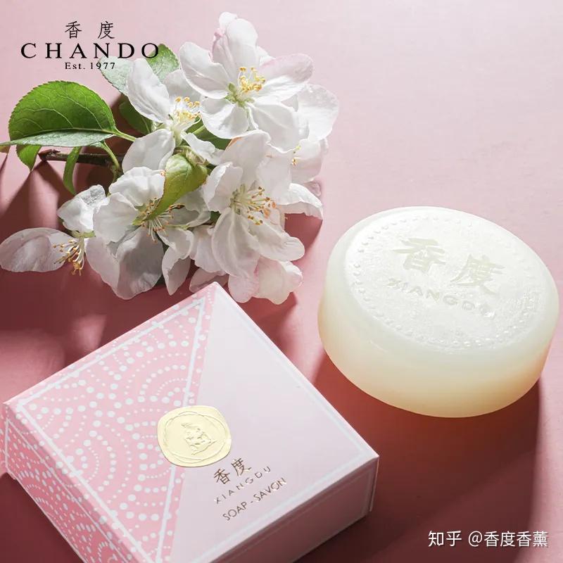 当繁华花吻上肌肤,/香度香水美肌皂,选用瑞士奇华顿香水原料,不同于