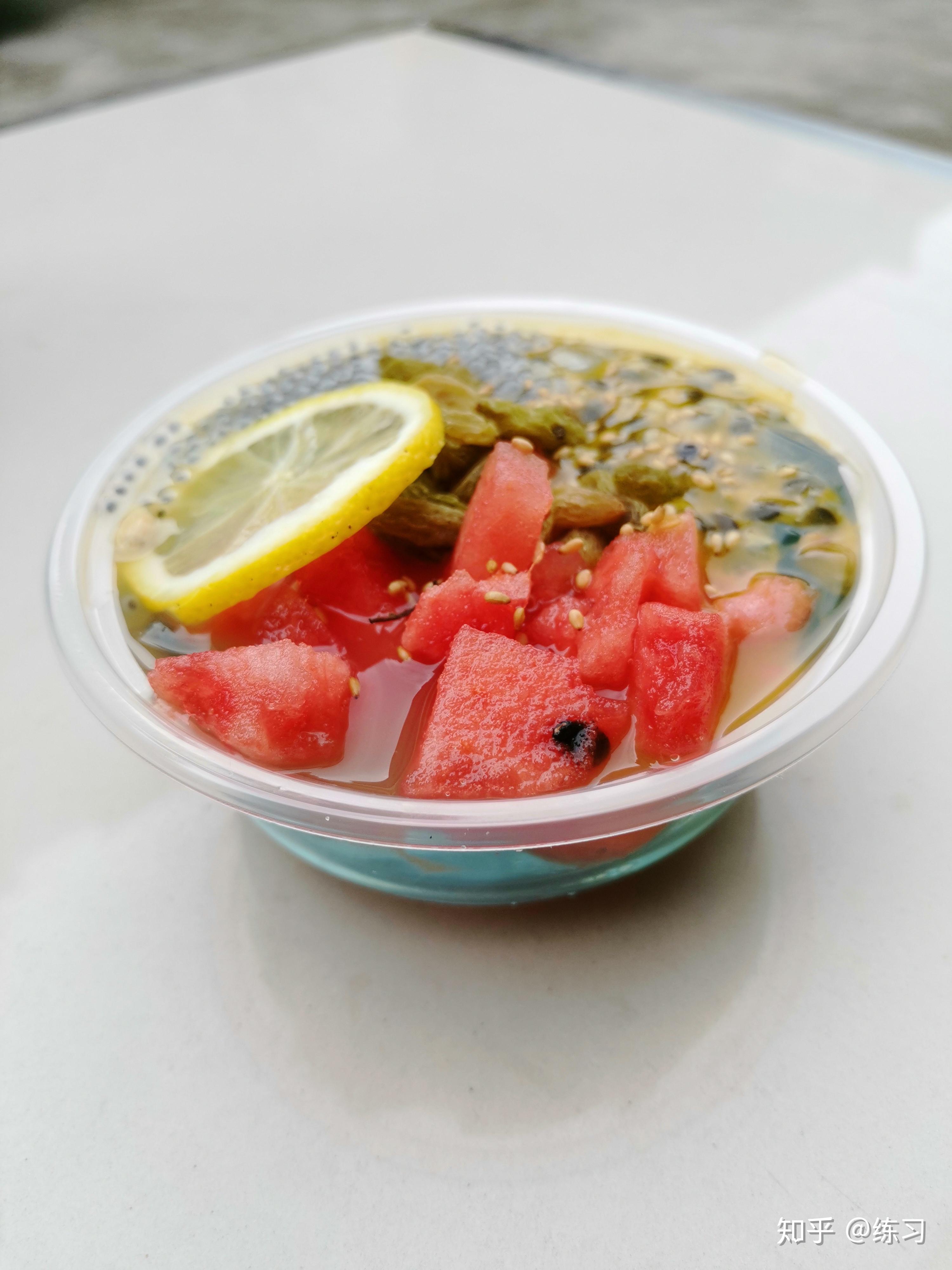 中午吃过饭就马不停蹄的开始制作第一个完整的产品——百香果冰粉