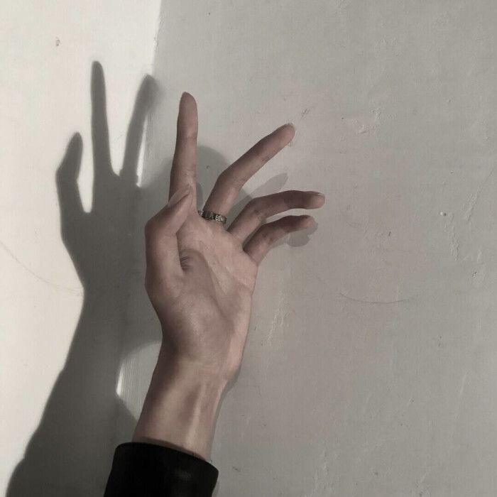 有哪些带手的好看的头像