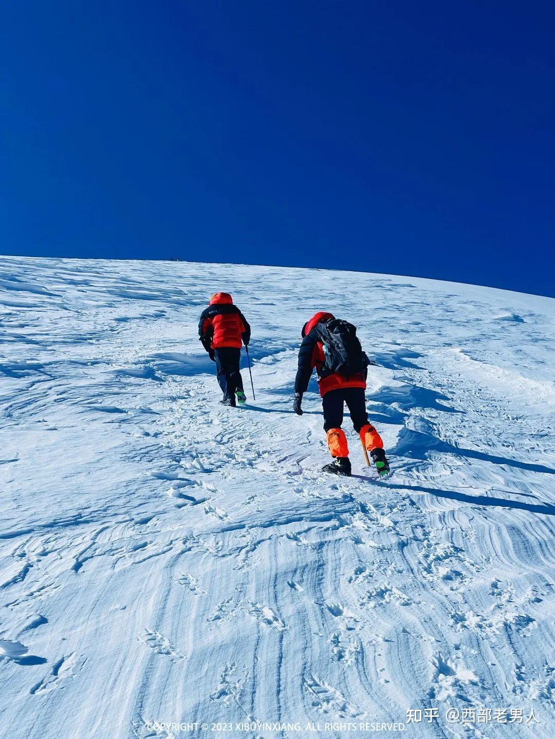 攀登雪山素材图片