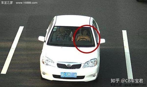 一组动图 告诉你不系安全带有多惨烈 知乎