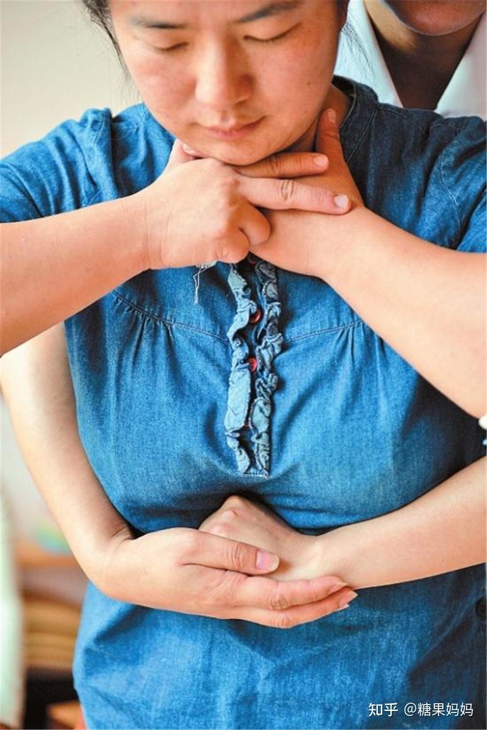 了解的急救方法,主要适用于孩子们的气道被异物阻塞引起的窒息情况