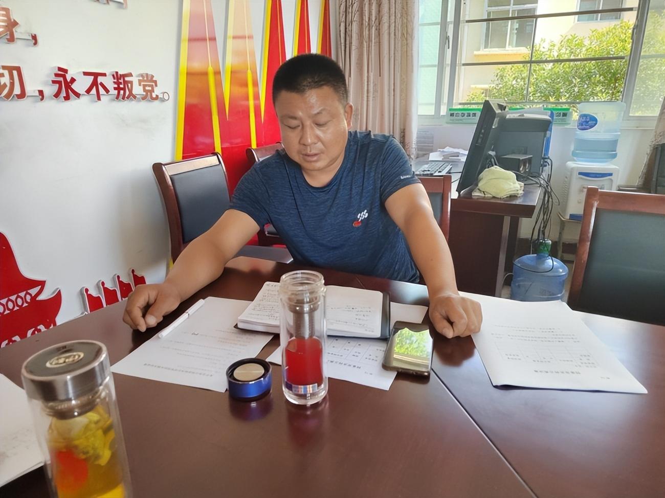 湖北省宜城市刘猴镇李垱片区教育支部召开预备党员转正会