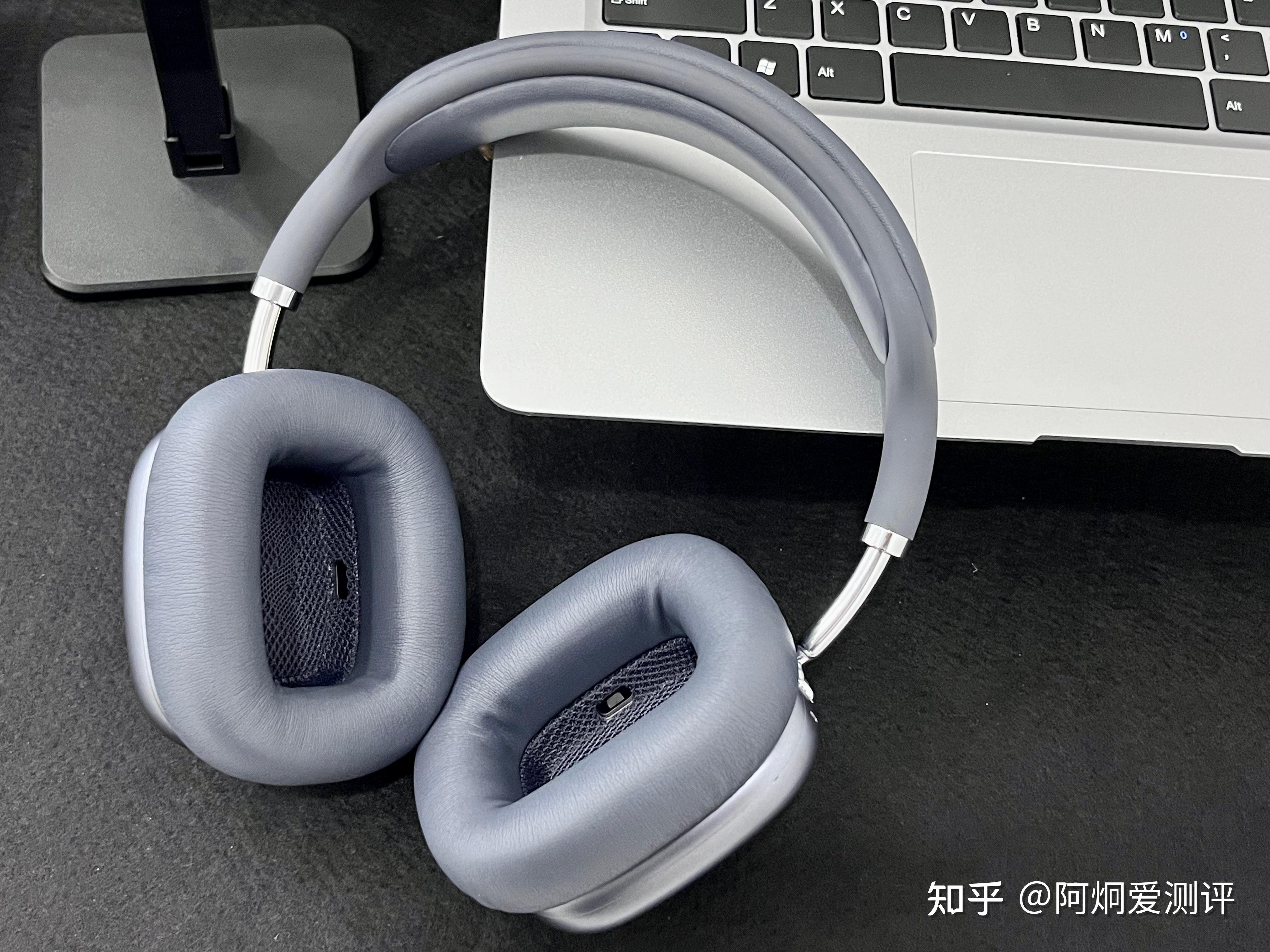 整体的配置还行,没有特别突出,这个价格完全可以买到更好的耳机款式