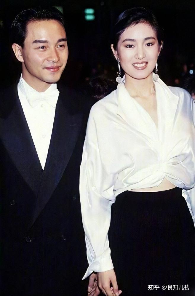 巩俐到底算不算顶级美女看看她和林青霞的合照你就有答案了