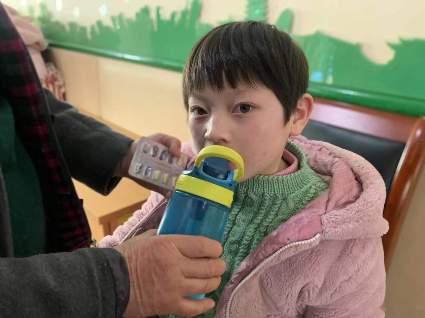 浙江8岁"快乐木偶",天天笑容灿烂,父母却整日以泪洗面 - 知乎