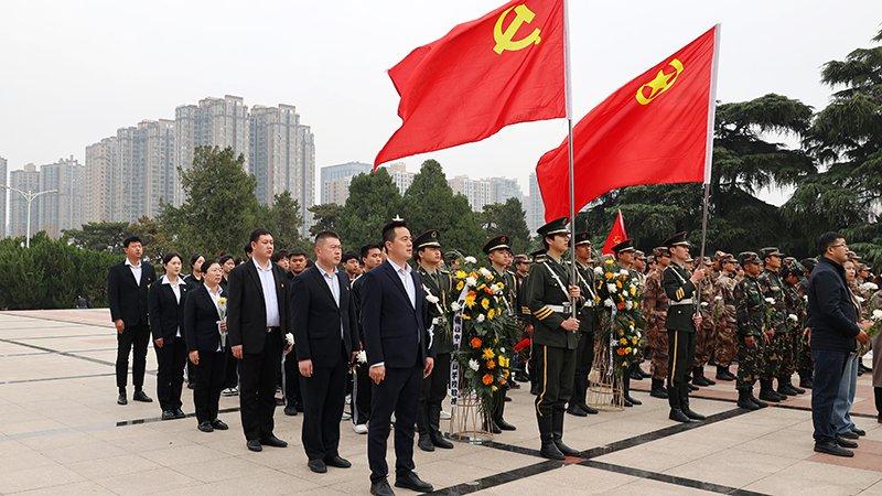 清明祭英烈共铸中华魂郑州商专开展清明节烈士陵园祭扫主题活动