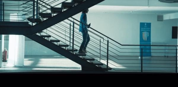 《美国血汗工厂》爆炸级心理悬疑！互联网背后的恐怖真相