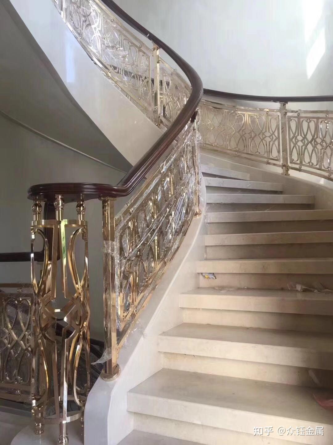 欧式经典金色护栏铝艺雕花镀金楼梯扶手奢华贵气