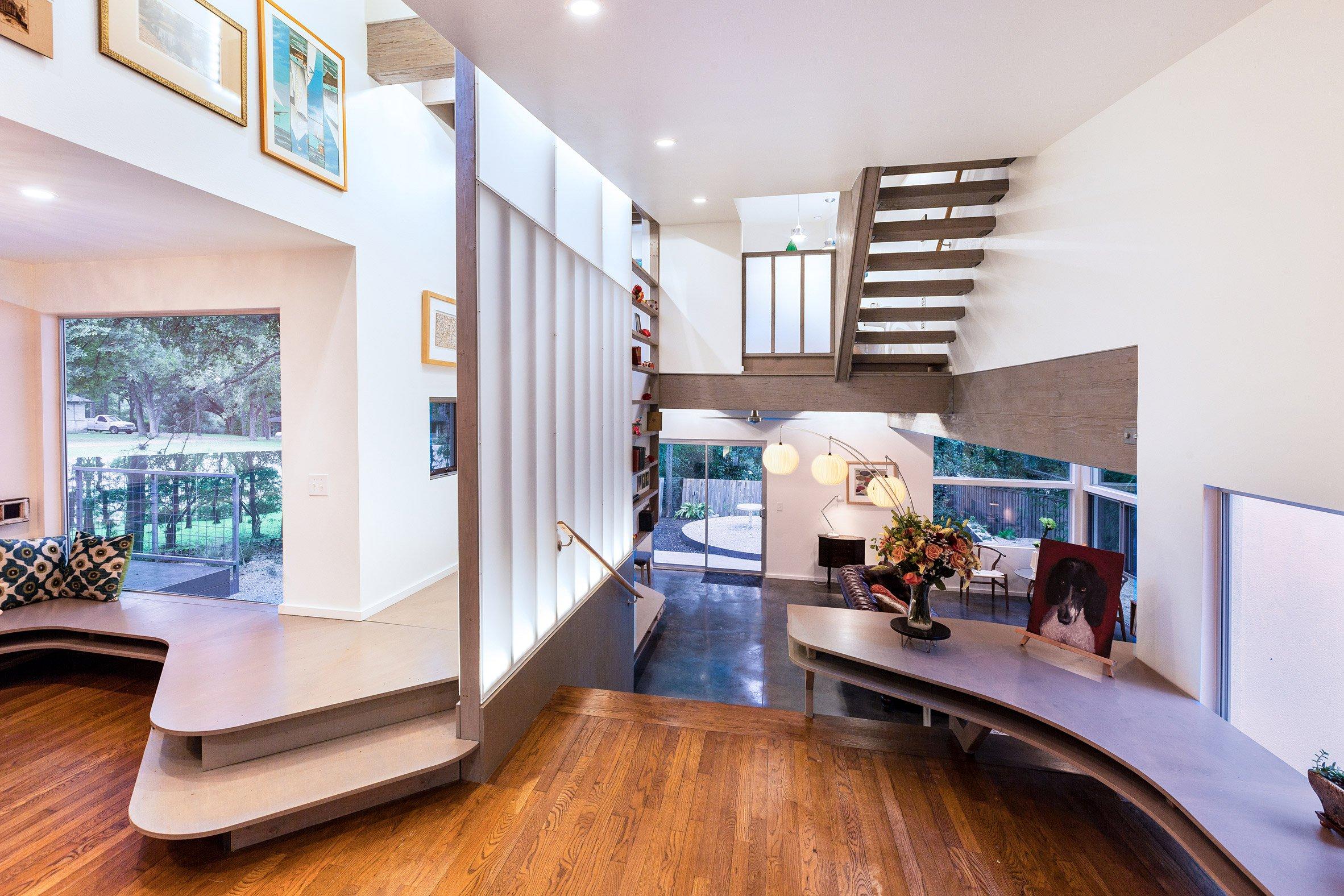 平房改造skyview的内部装修在2015年完成,由《德克萨斯论坛报》(ehe