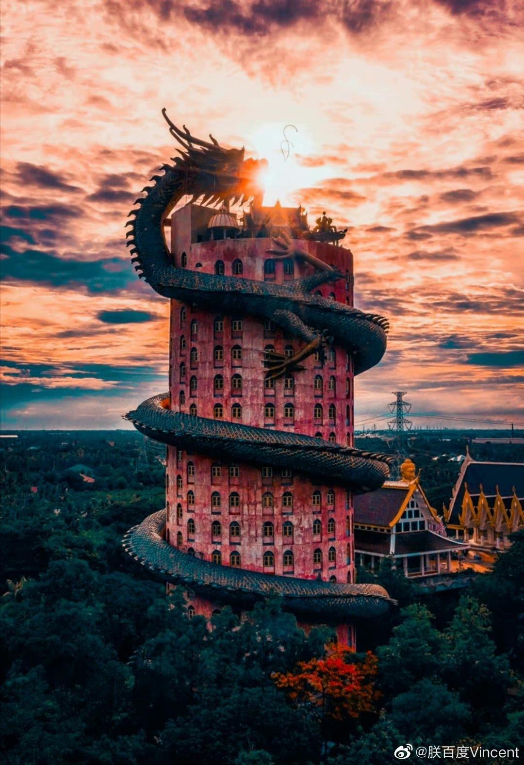 这个应该很多人都见过wat sampran,简称龙庙,位于泰国nakorn pathom省
