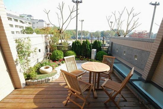 你的花园露台,在休闲的午后,在这样的一个露天阳台花园中品尝一杯茶