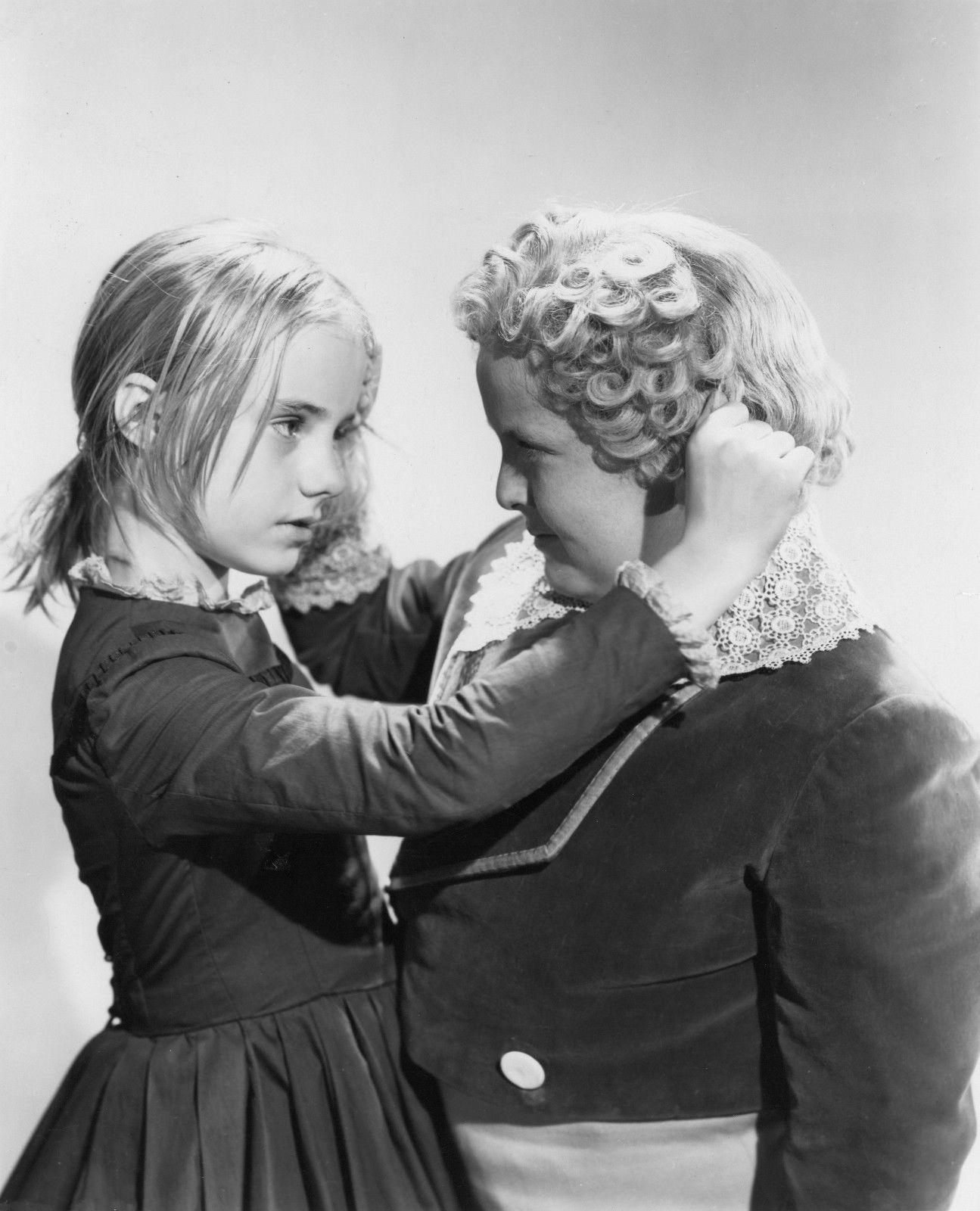 【名著人物评析】《简·爱》晦暗童年的几缕阳光:贝茜·李 bessie lee