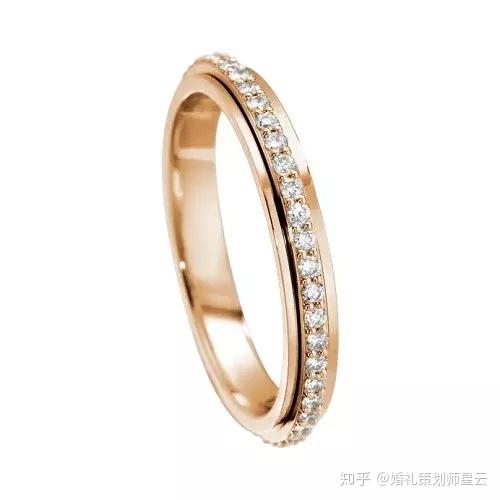 求婚戒指价格 v2-69604ae7103c9de6fabd365dbe139ee6_r.jpg