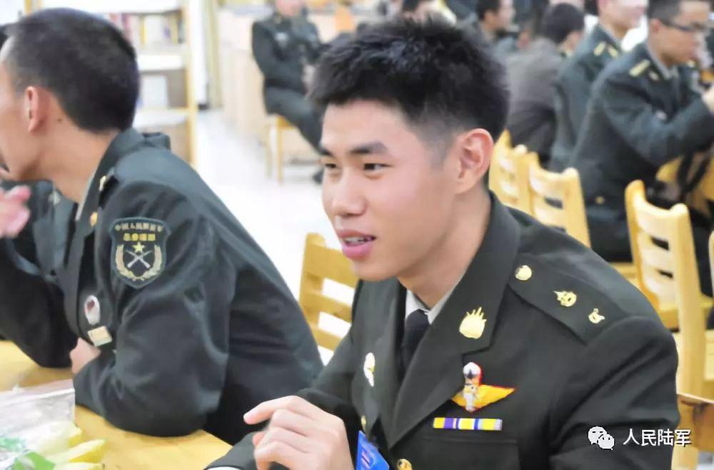 12国陆军军校学员相约南京他们要干啥